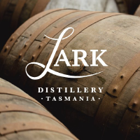Lark Distilling (LRK)のロゴ。