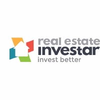 Real Estate Investar (REV)のロゴ。